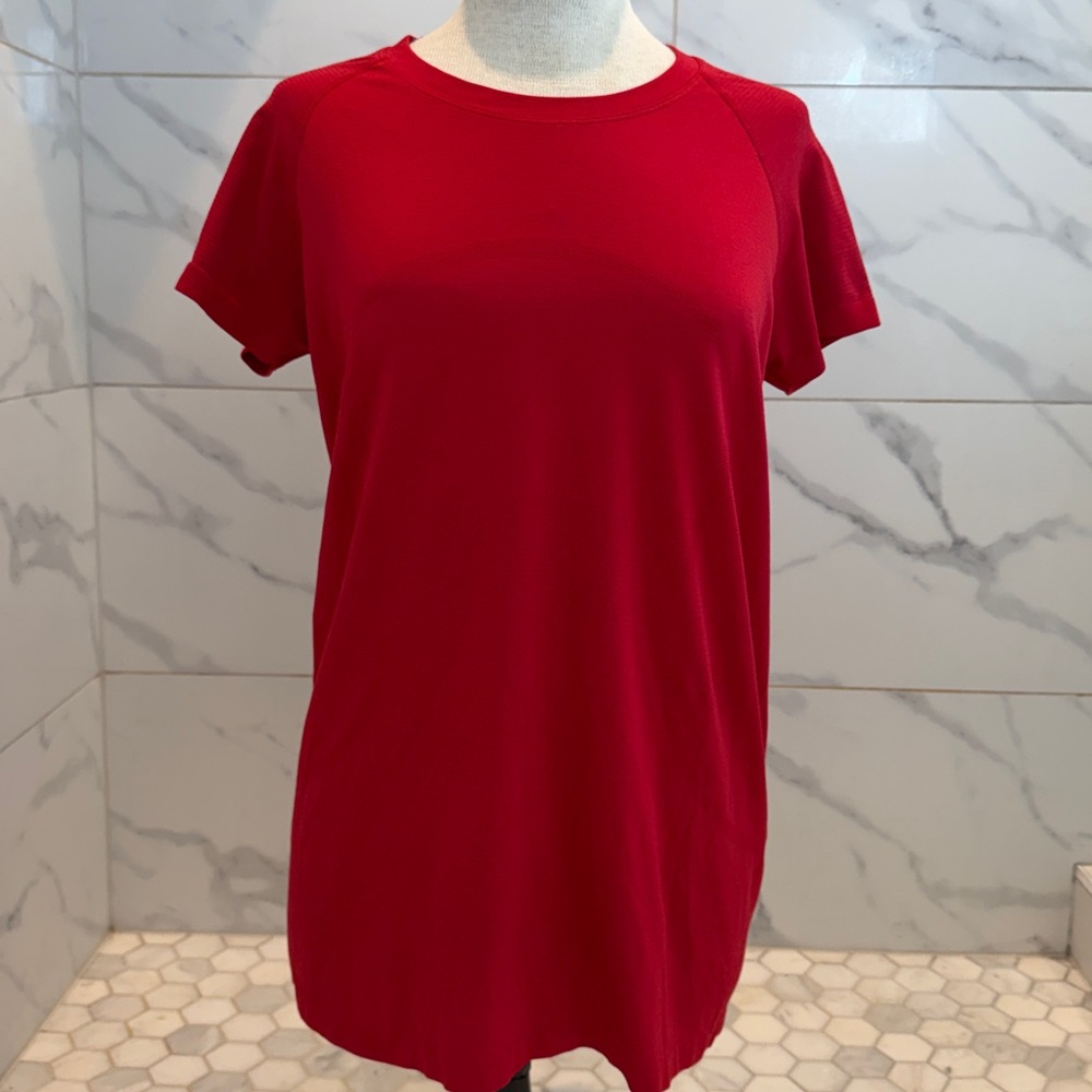 Lululemon Swiftly Relaxed Short Sleeve Shirt
Dark Red Women’s Size 12 - Picture 2 of 13